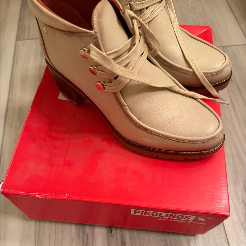 Pikolinos Marfil Ankle Boots